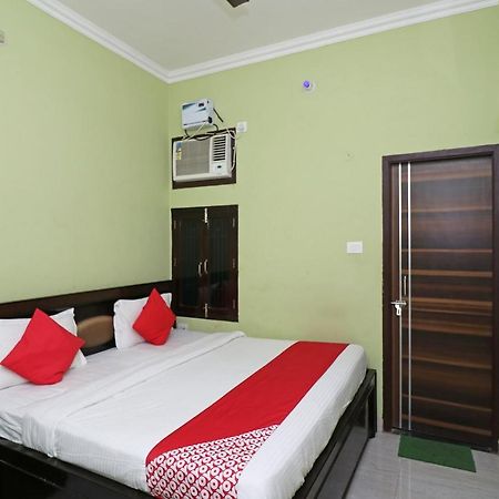 Capital O 11480 Hotel Blue Star Varanasi Exterior foto