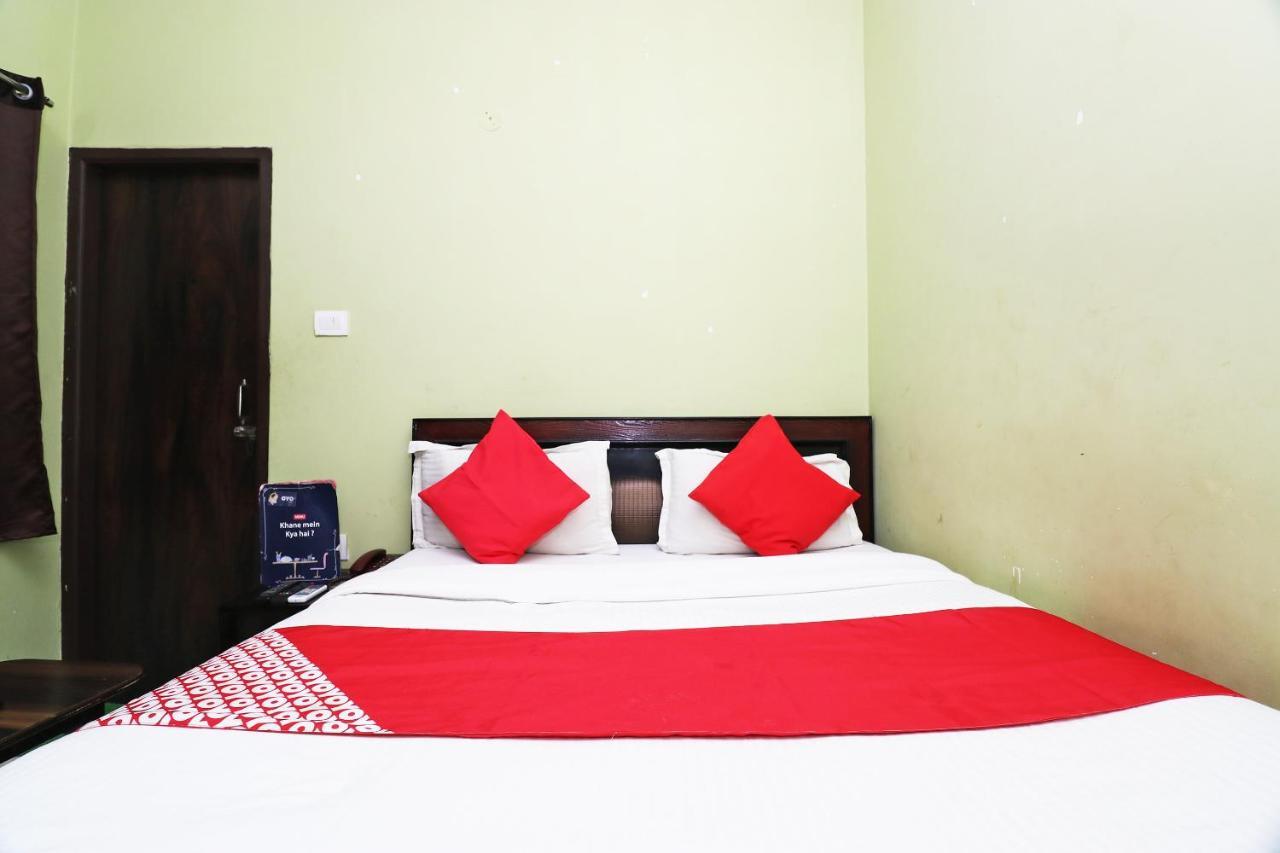 Capital O 11480 Hotel Blue Star Varanasi Exterior foto